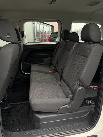 Volkswagen Caddy Maxi 12 of 20