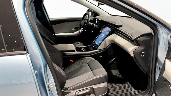 Ford Explorer 3 of 9