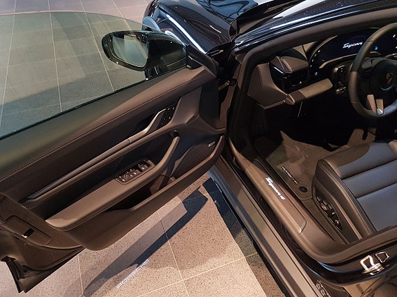 Porsche Taycan 4 6 of 14