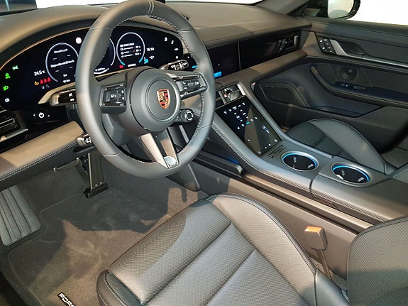 Porsche Taycan 4 8 of 14