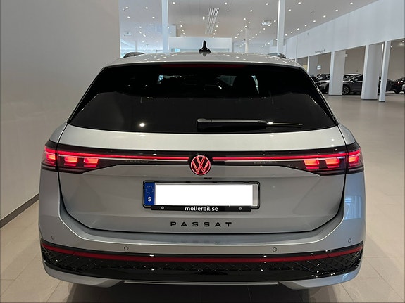 Volkswagen Passat 8 of 29