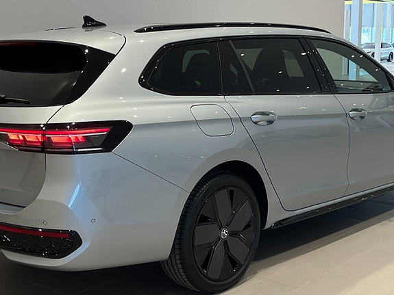 Volkswagen Passat 7 of 29