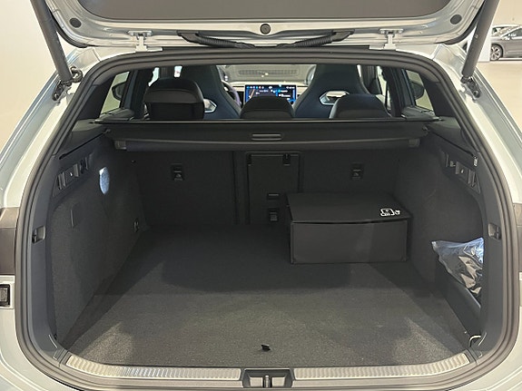 Volkswagen Passat 10 of 29