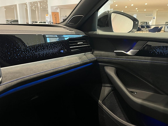 Volkswagen Passat 28 of 29