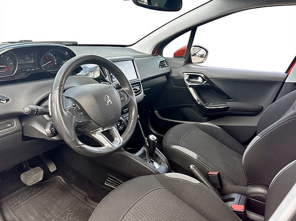 Peugeot 208 4 of 16