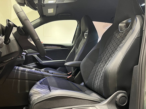 Volkswagen Tiguan 11 of 23