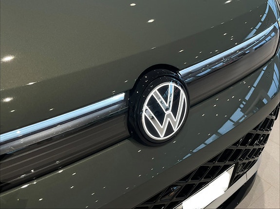 Volkswagen Tiguan 3 of 23