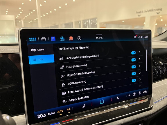 Volkswagen Tiguan 17 of 23