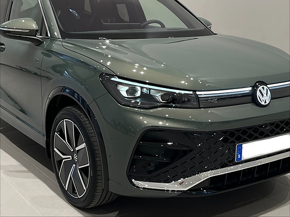 Volkswagen Tiguan 2 of 23