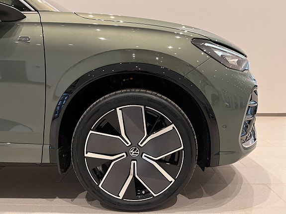 Volkswagen Tiguan 5 of 23