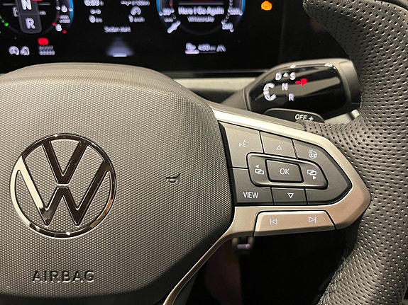 Volkswagen Tiguan 16 of 23