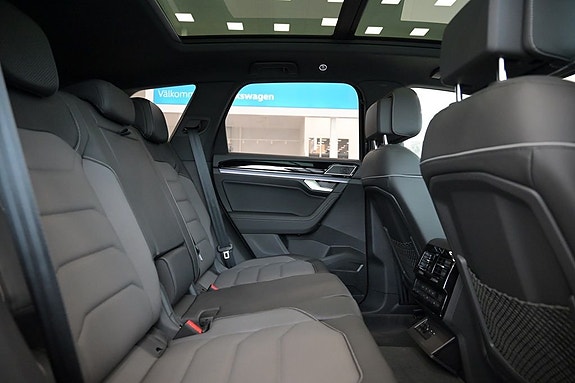 Volkswagen Touareg 10 of 30