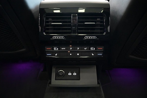 Volkswagen Touareg 12 of 30