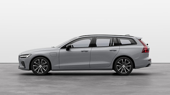 Volvo V60 2 of 5