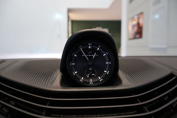 Porsche Taycan Turbo S 9 of 12