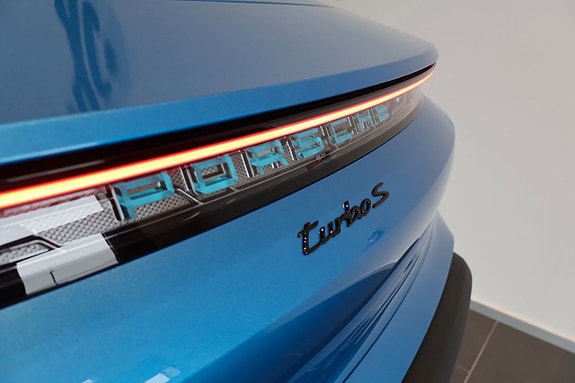 Porsche Taycan Turbo S 12 of 12