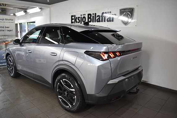 Peugeot e-3008 4 of 5