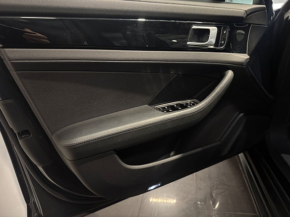 Porsche Panamera 4 20 of 22