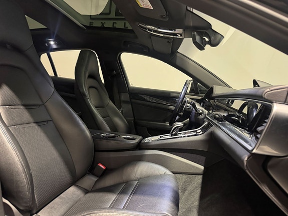 Porsche Panamera 4 15 of 22