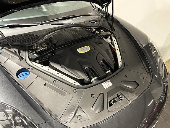Porsche Panamera 4 21 of 22