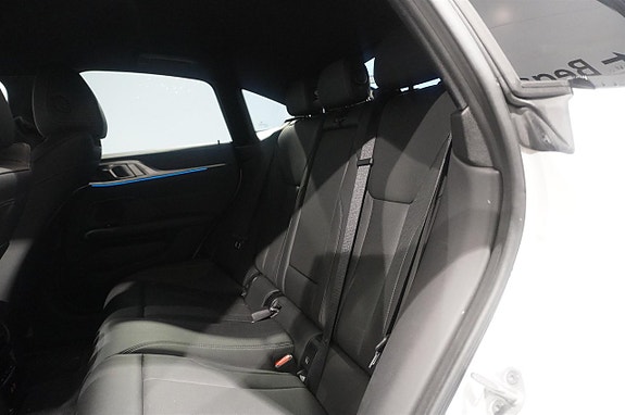 BMW i4 5 of 11