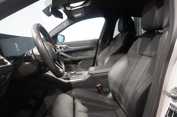 BMW i4 4 of 11