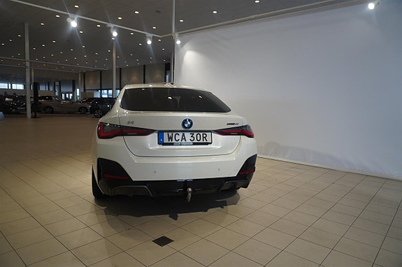 BMW i4 6 of 11