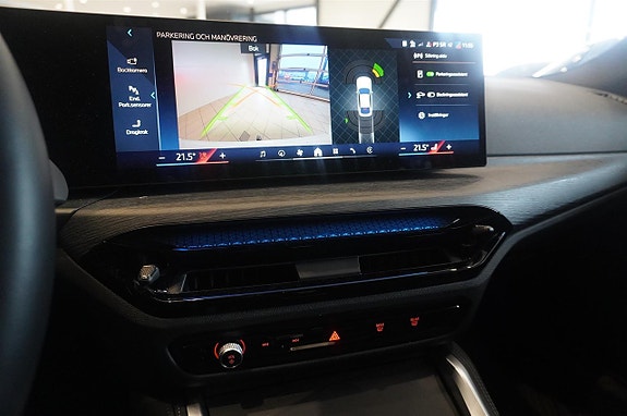 BMW i4 8 of 11