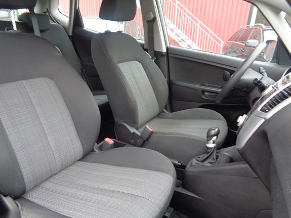 Kia Venga 10 of 17