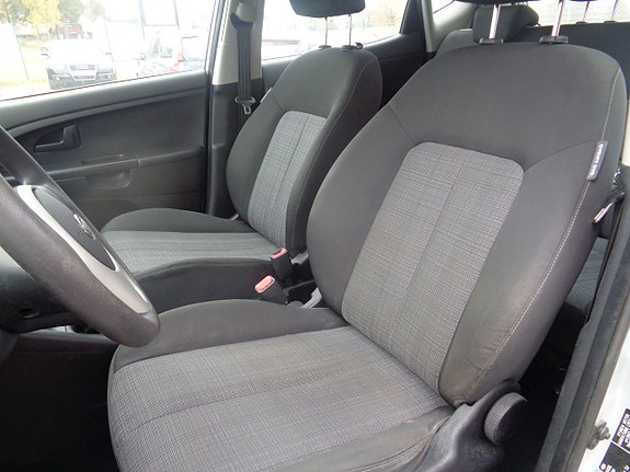 Kia Venga 17 of 17