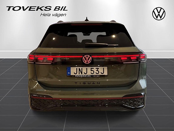 Volkswagen Tiguan 4 of 5