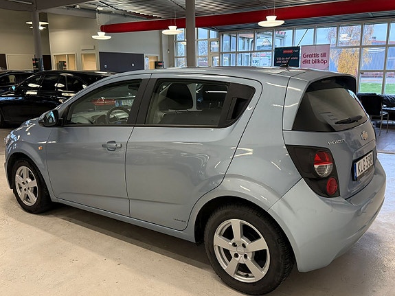 Chevrolet Aveo 5 of 5