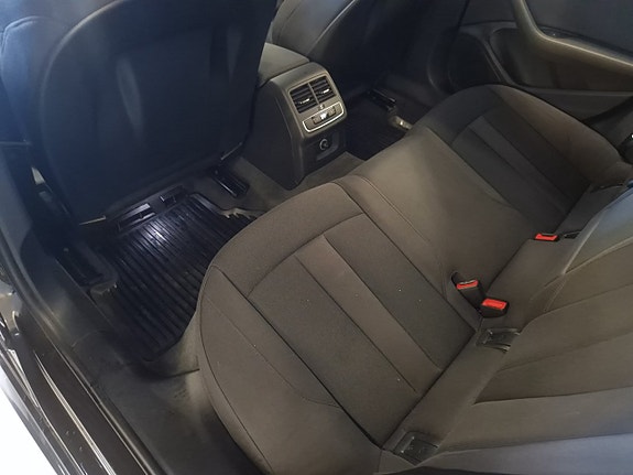 Audi A4 24 of 30