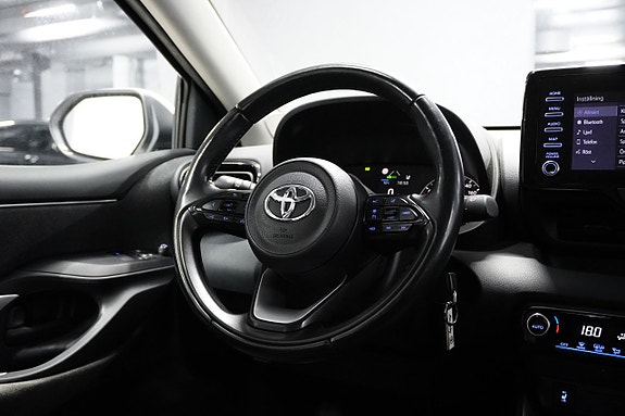 Toyota Yaris 24 of 26