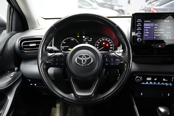 Toyota Yaris 21 of 26