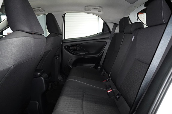 Toyota Yaris 9 of 26