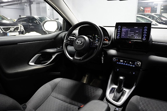 Toyota Yaris 12 of 26