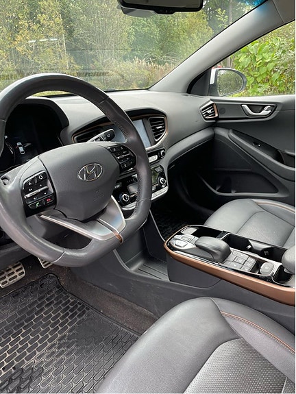 Hyundai IONIQ 9 of 12
