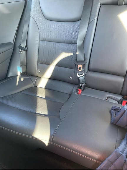 Hyundai IONIQ 8 of 12