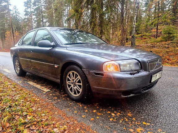Volvo S80 3 of 5