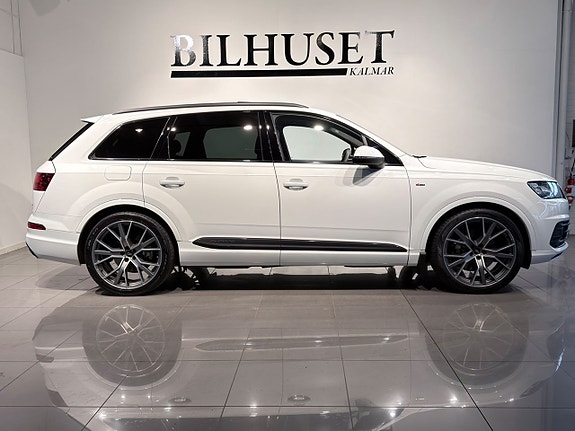 Audi Q7 3 of 5