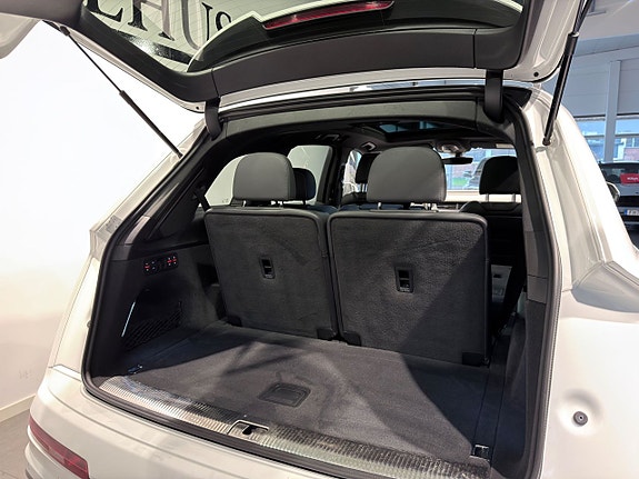 Audi Q7 9 of 29