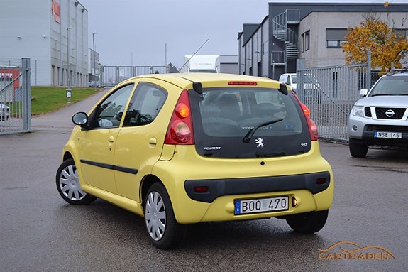 Peugeot 107 2 of 5