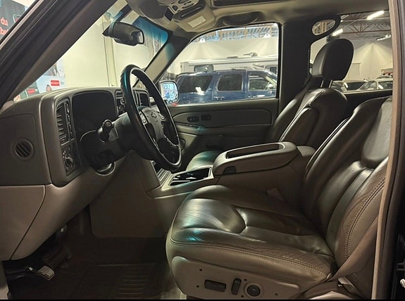 Chevrolet Avalanche 14 of 21