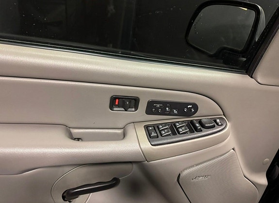 Chevrolet Avalanche 13 of 21