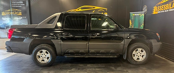 Chevrolet Avalanche 10 of 21