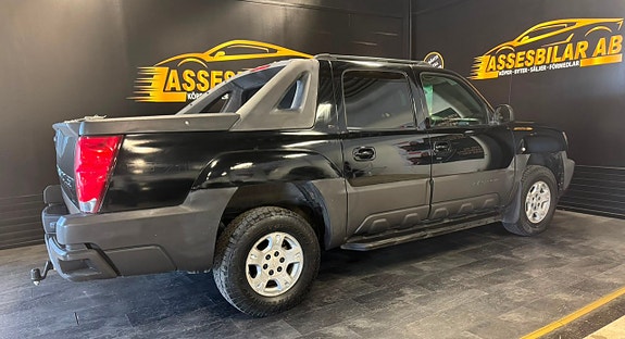 Chevrolet Avalanche 9 of 21