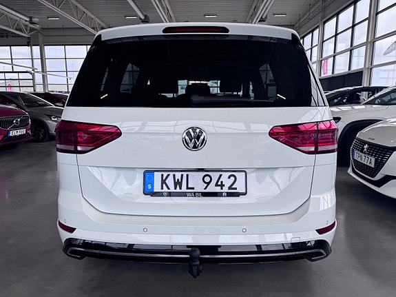 Volkswagen Touran 4 of 5