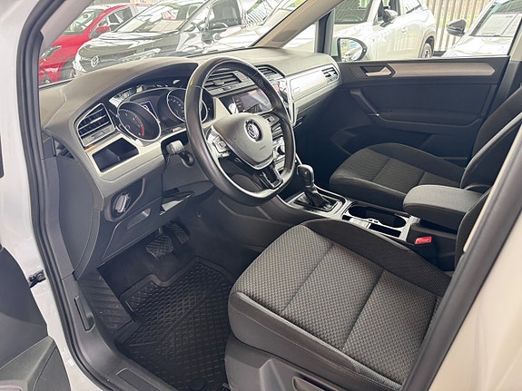 Volkswagen Touran 8 of 20