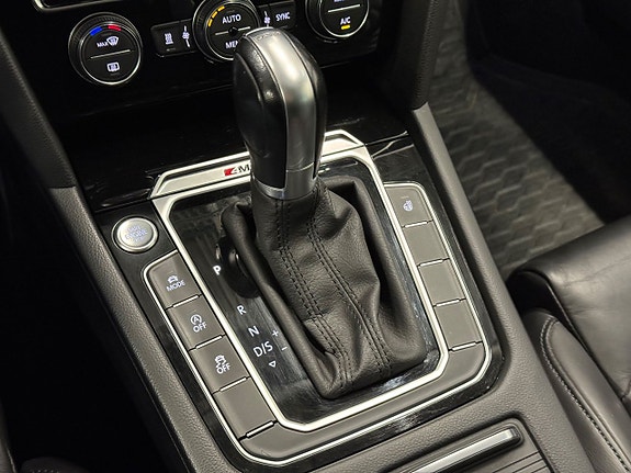 Volkswagen Passat 14 of 22